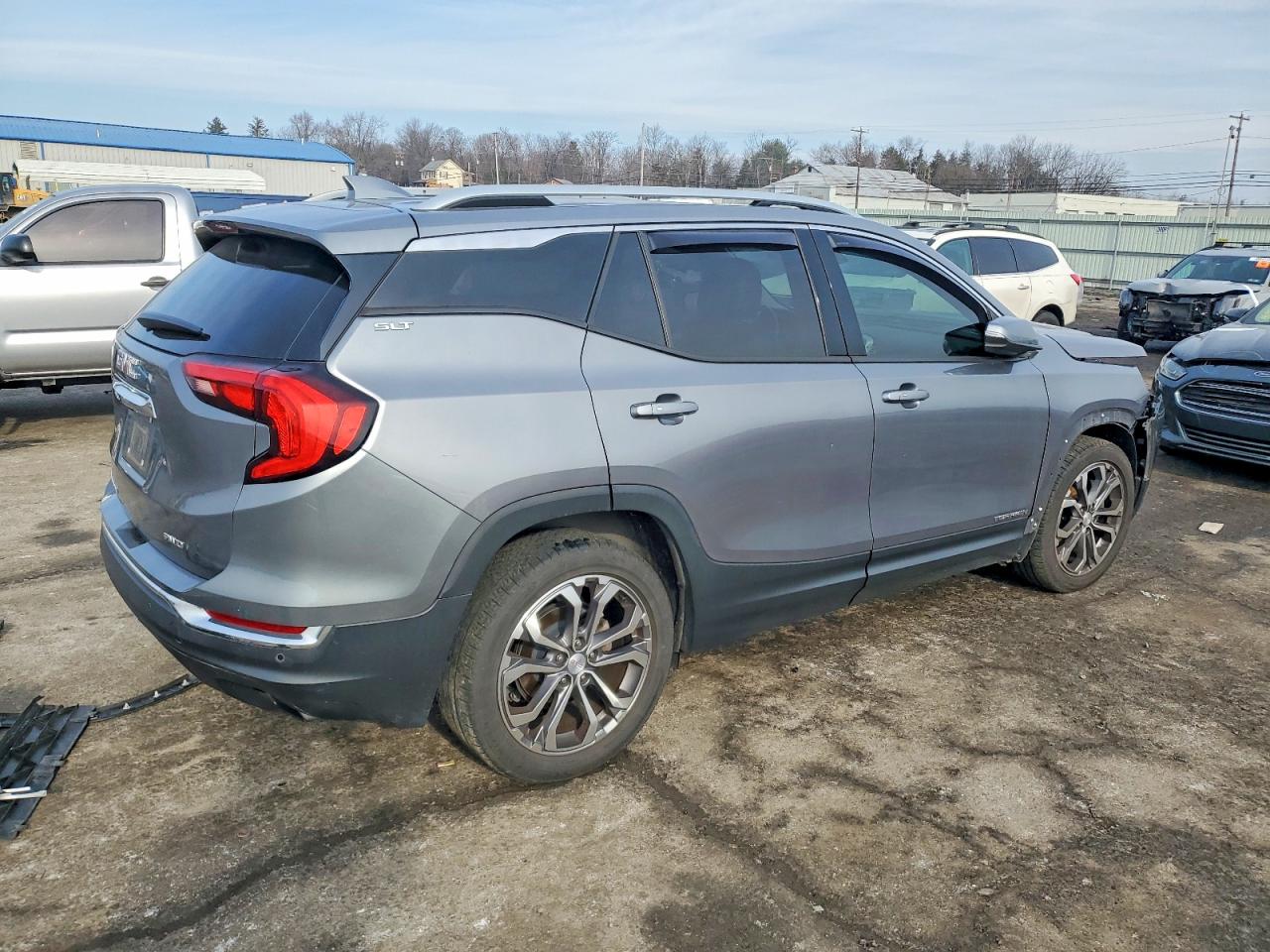 2019 GMC TERRAIN SLT photo 3