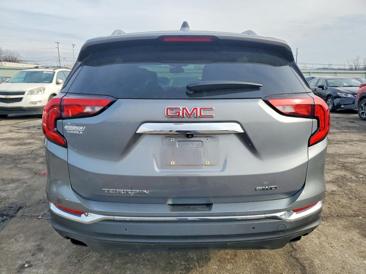 2019 GMC TERRAIN SLT photo 6
