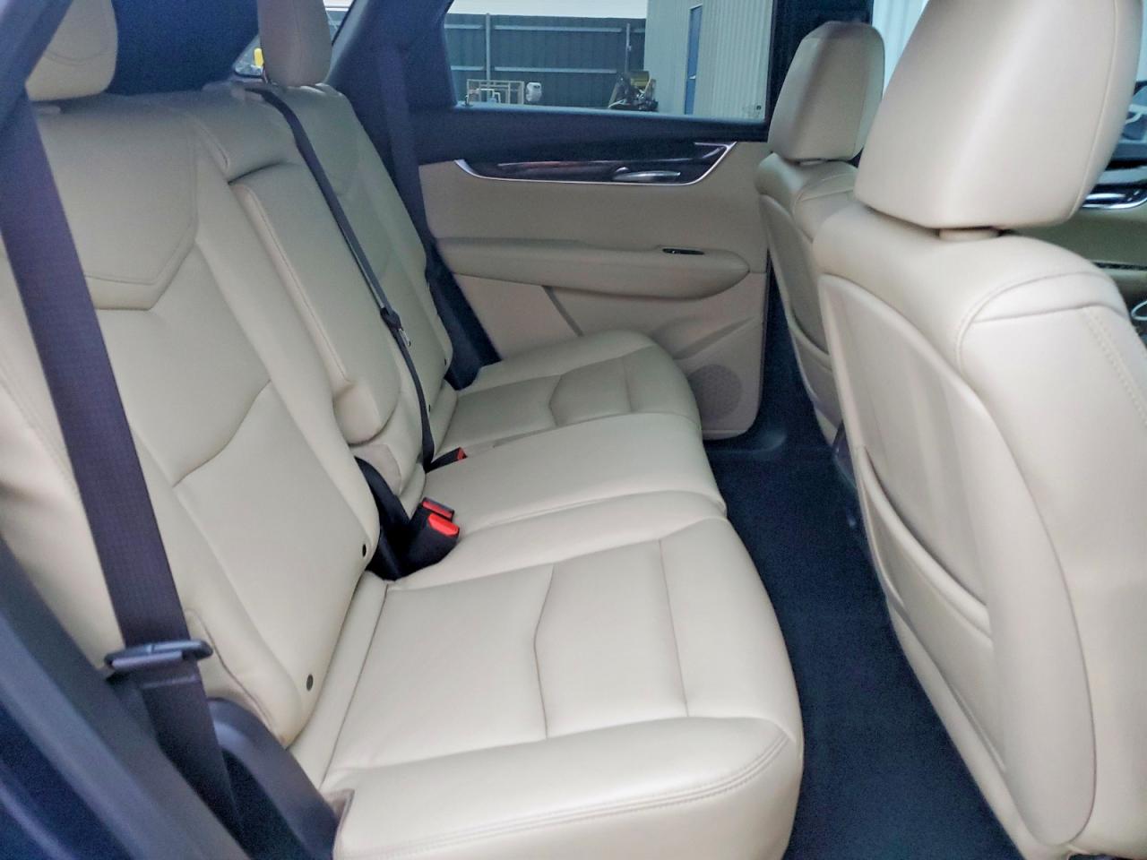 2017 CADILLAC XT5 photo 11