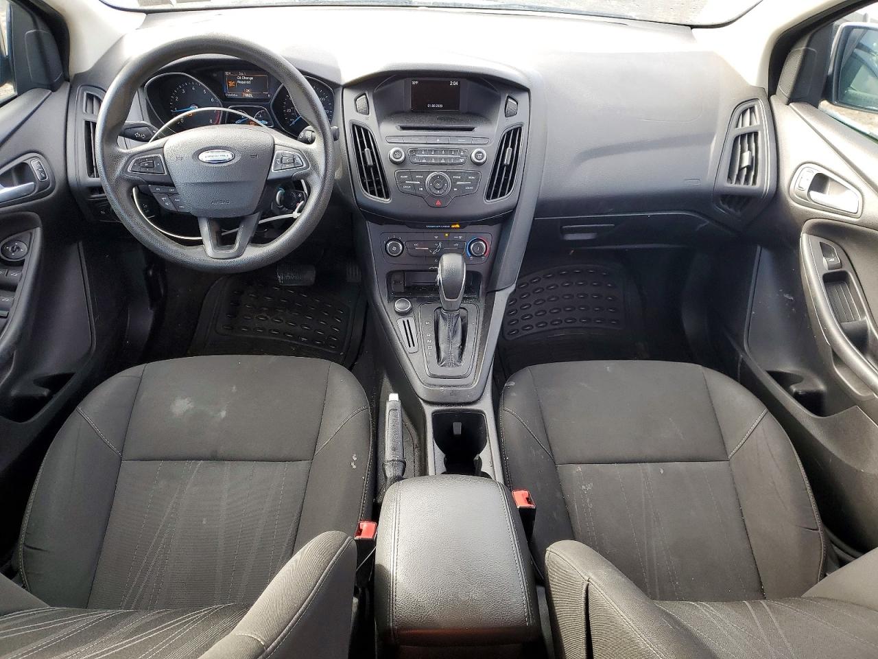 2017 FORD FOCUS SE photo 15