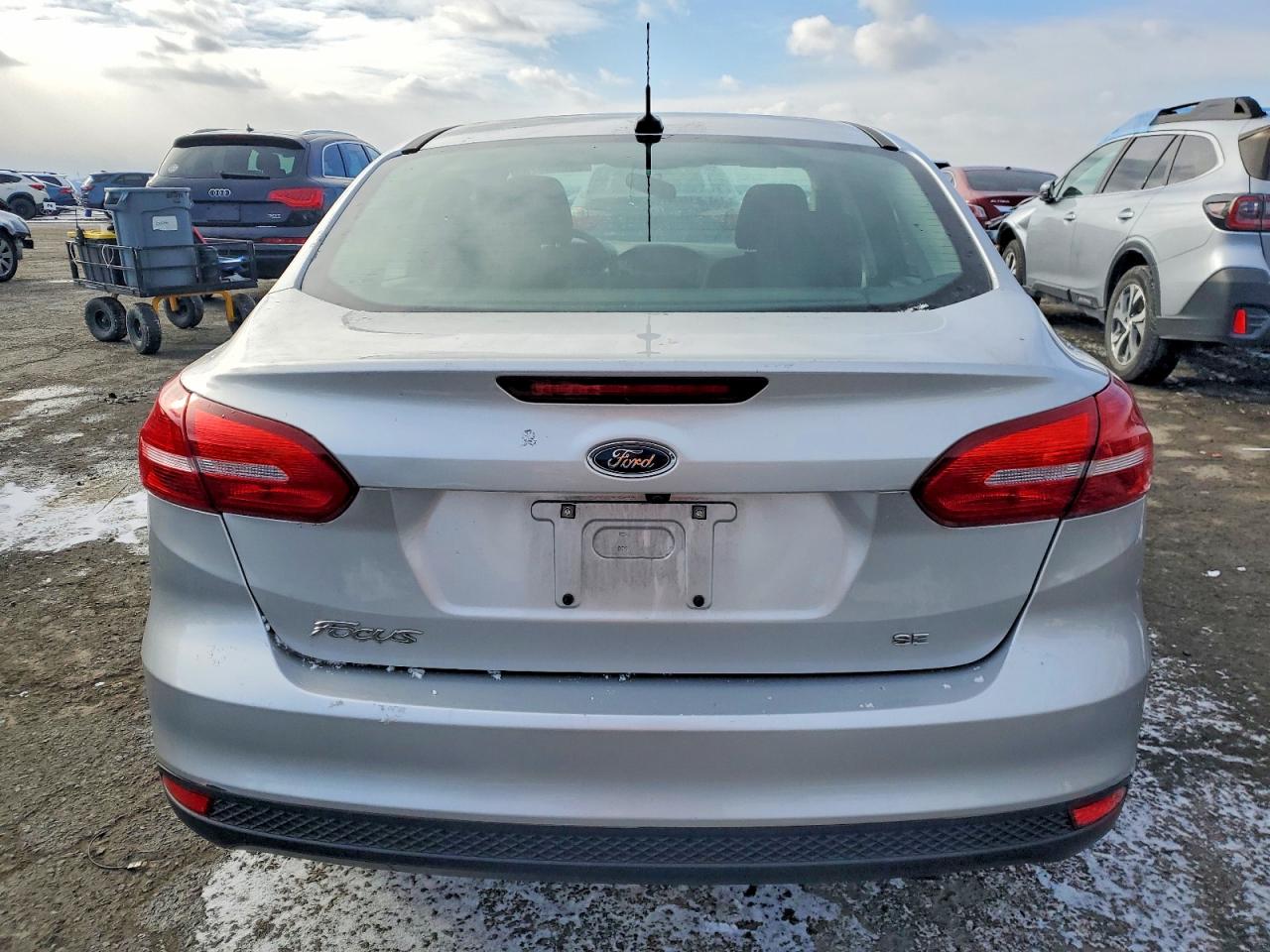 2017 FORD FOCUS SE photo 11