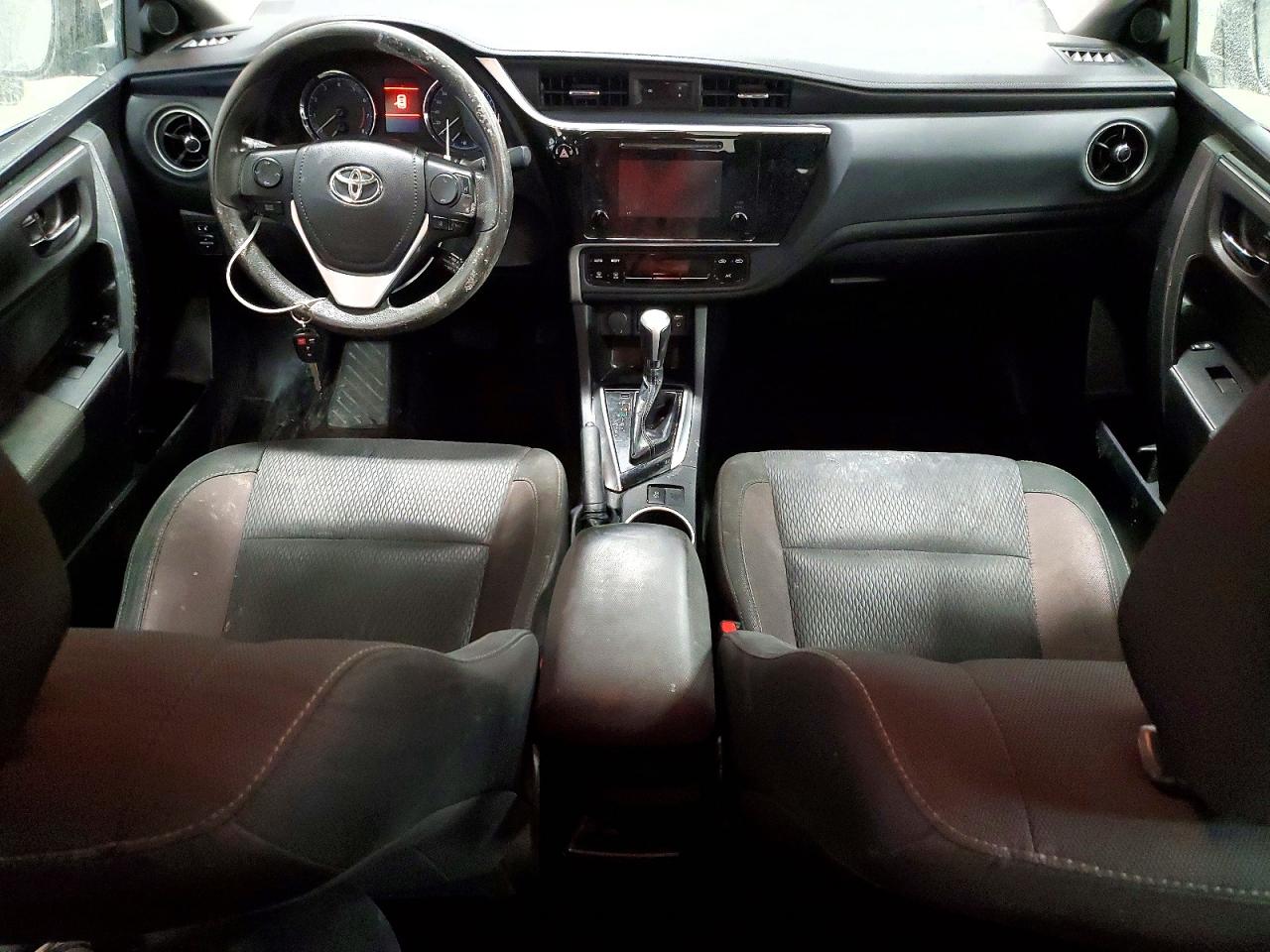 2019 TOYOTA COROLLA L photo 8