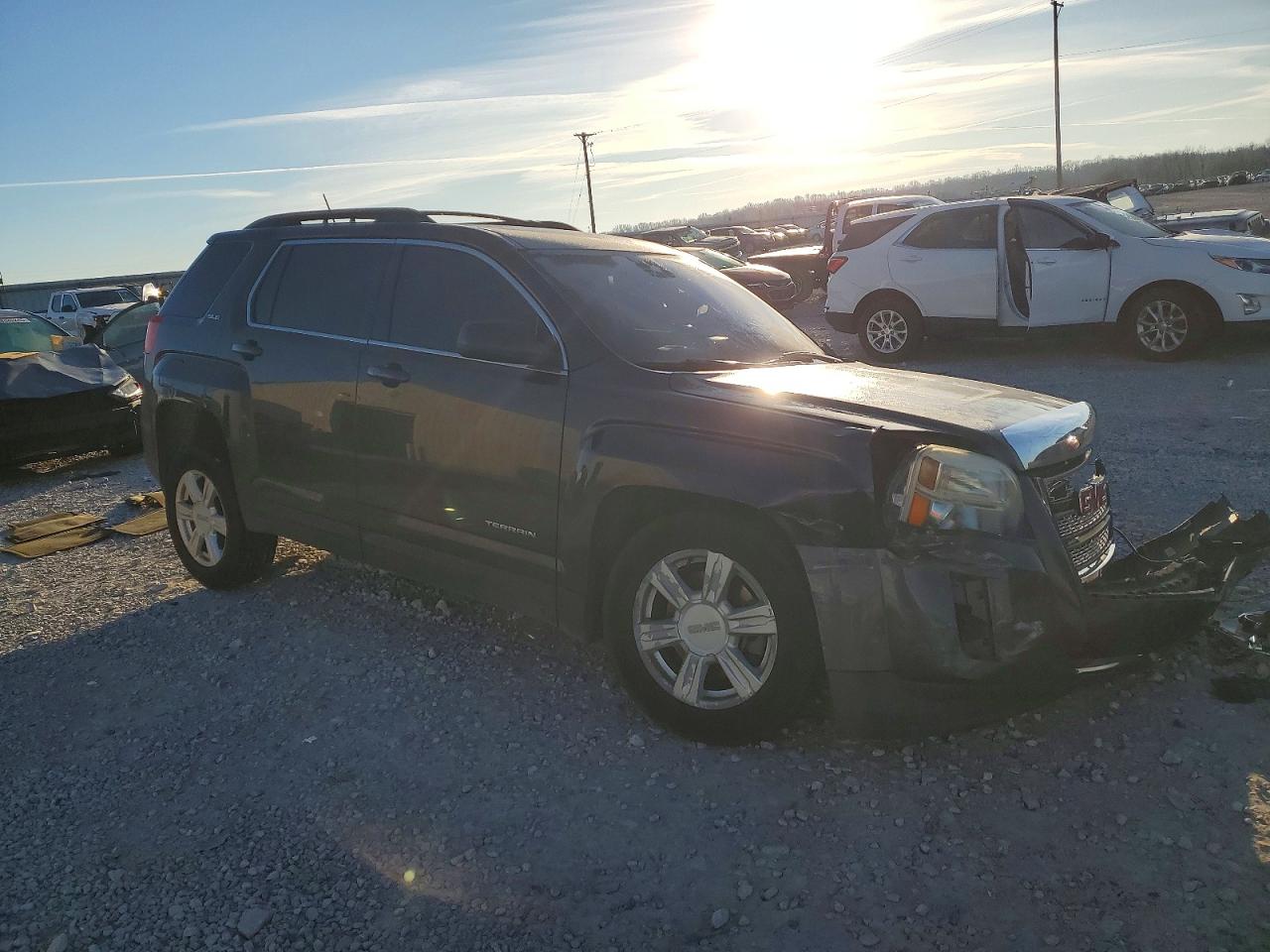 2015 GMC TERRAIN SLE photo 4