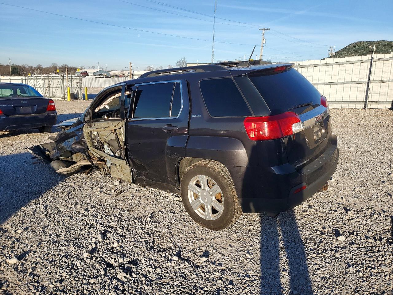 2015 GMC TERRAIN SLE photo 2