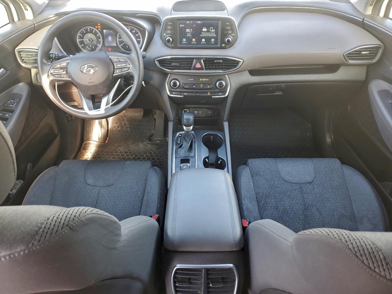 2019 HYUNDAI SANTA FE SE photo 8