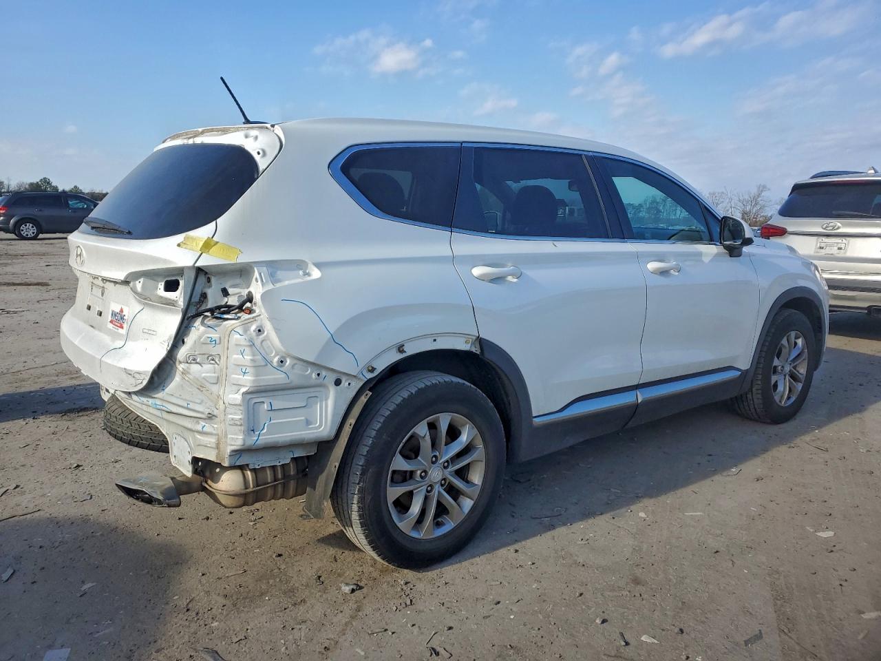 2019 HYUNDAI SANTA FE SE photo 3