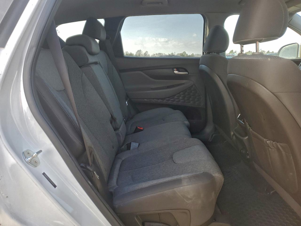 2019 HYUNDAI SANTA FE SE photo 11