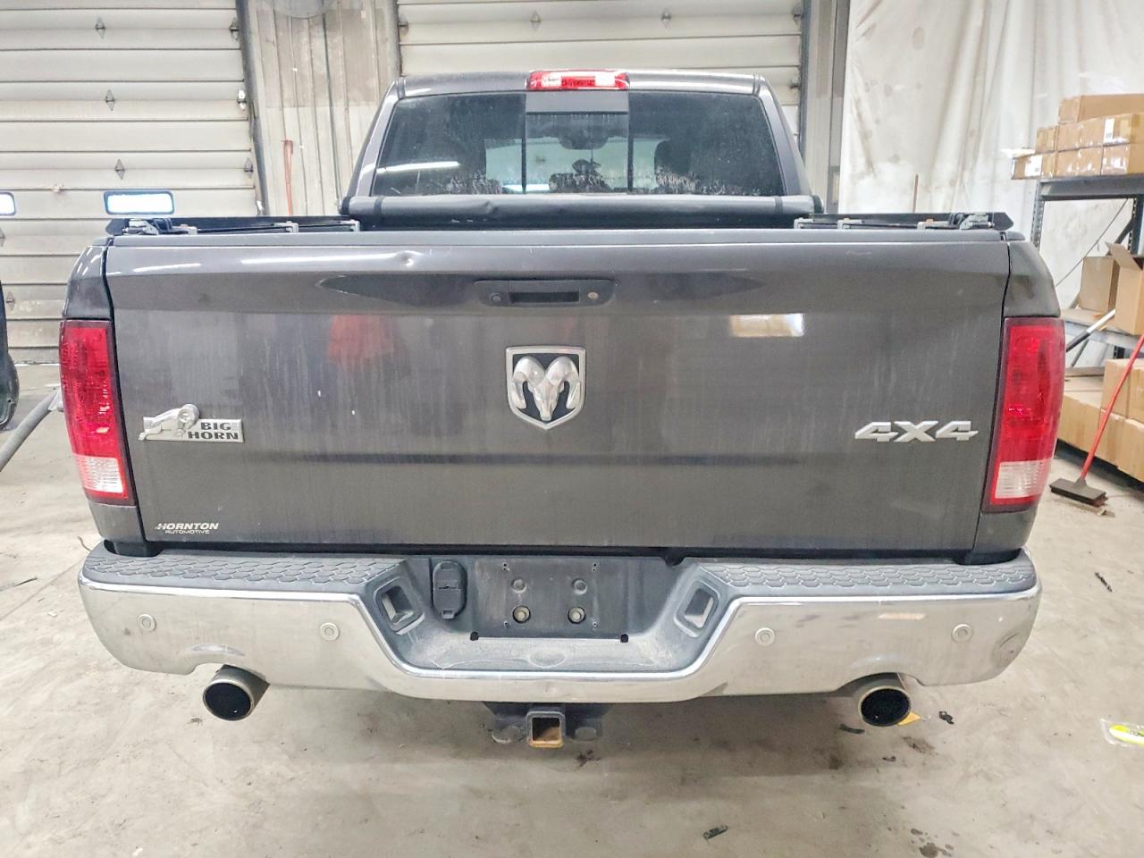 2017 RAM 1500 SLT photo 6