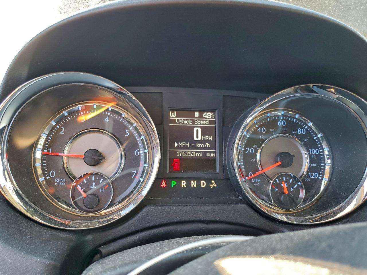 2013 CHRYSLER TOWN & COUNTRY TOURING L photo 9