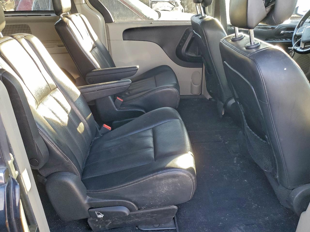 2013 CHRYSLER TOWN & COUNTRY TOURING L photo 11