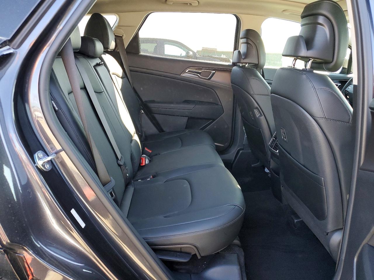 2026 KIA SPORTAGE SX photo 11