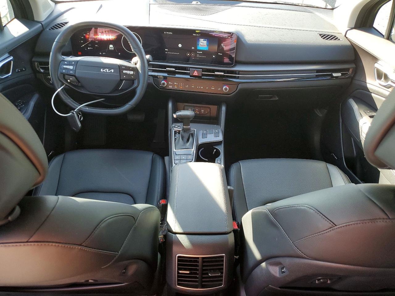 2026 KIA SPORTAGE SX photo 8