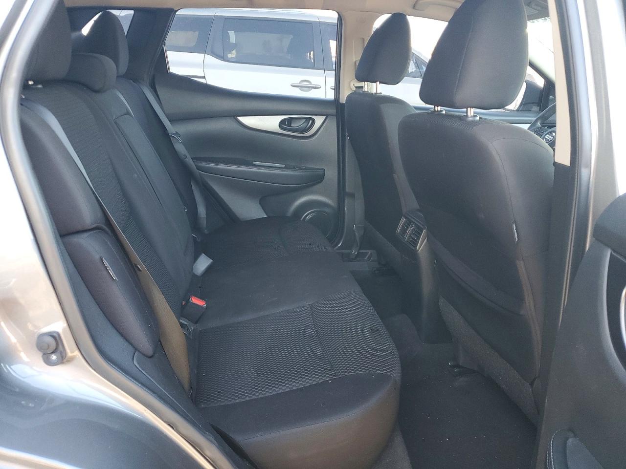 2020 NISSAN ROGUE SPORT S photo 10