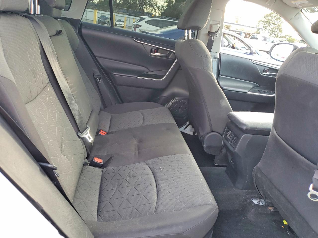 2022 TOYOTA RAV4 XLE photo 11
