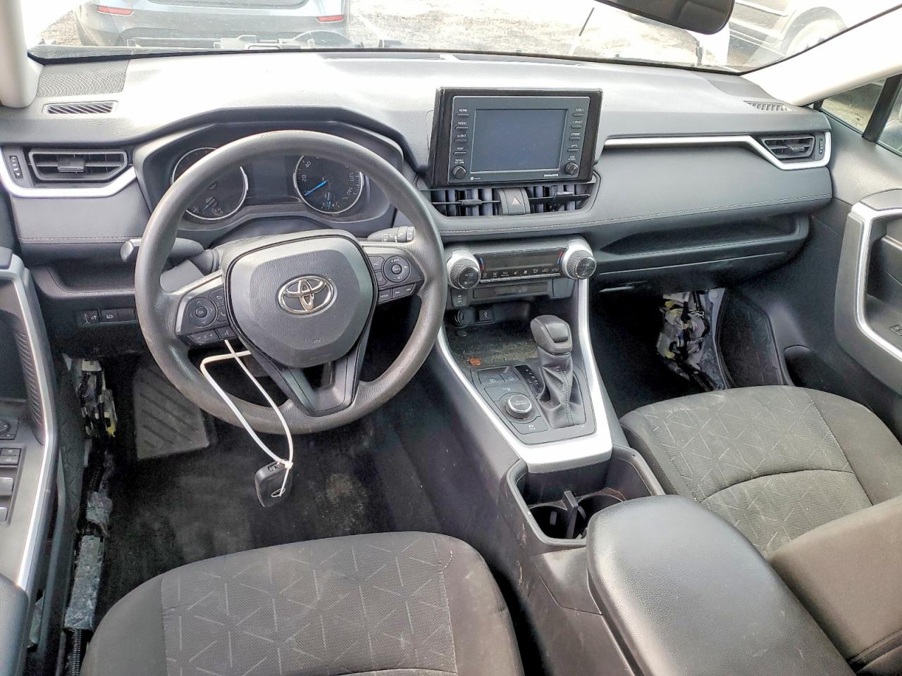 2022 TOYOTA RAV4 XLE photo 8