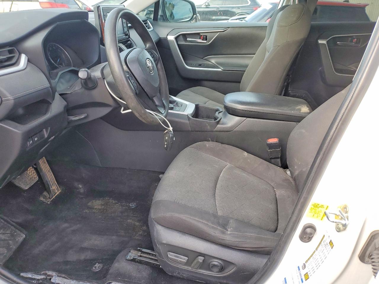 2022 TOYOTA RAV4 XLE photo 7
