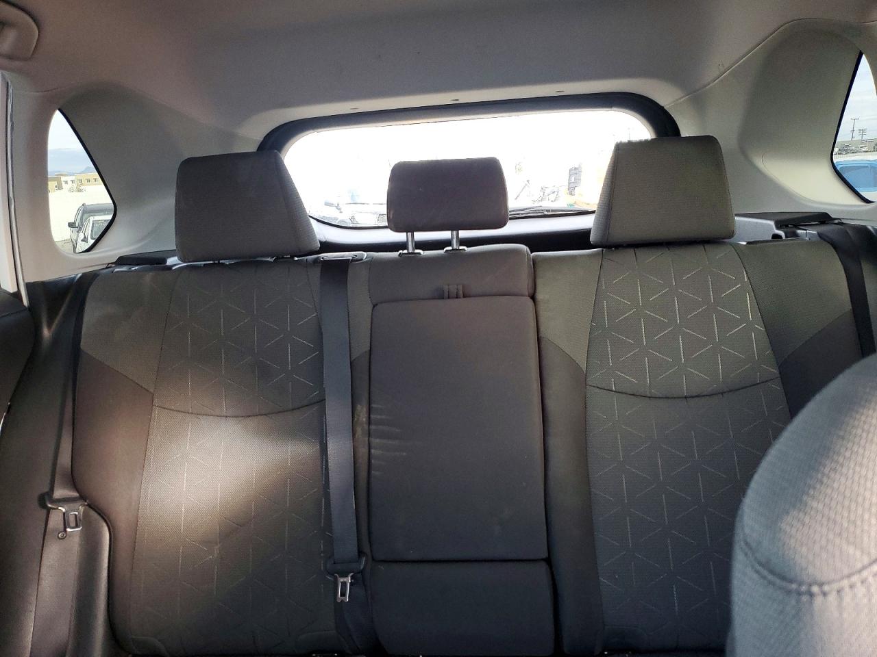 2022 TOYOTA RAV4 XLE photo 10