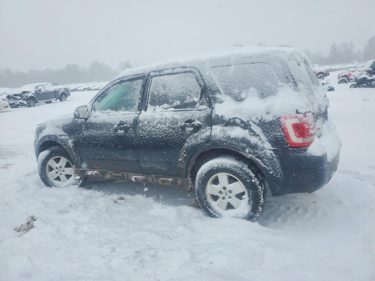 2012 FORD ESCAPE XLT photo 2