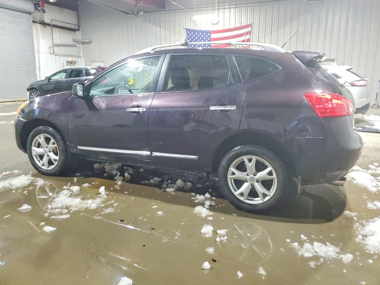 2011 NISSAN ROGUE S photo 2