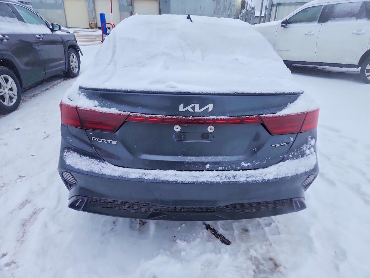 2024 KIA FORTE GT LINE photo 6