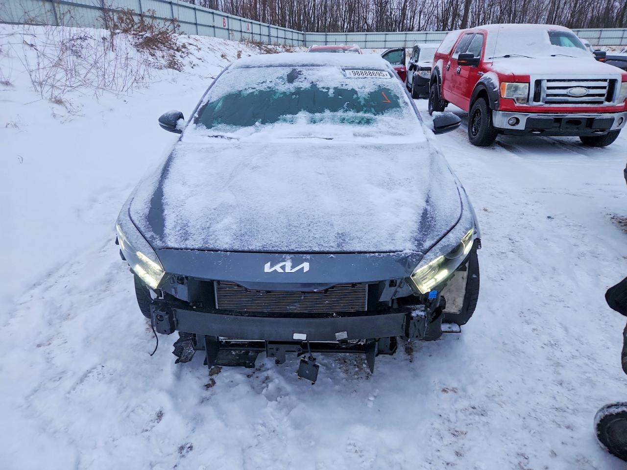 2024 KIA FORTE GT LINE photo 5