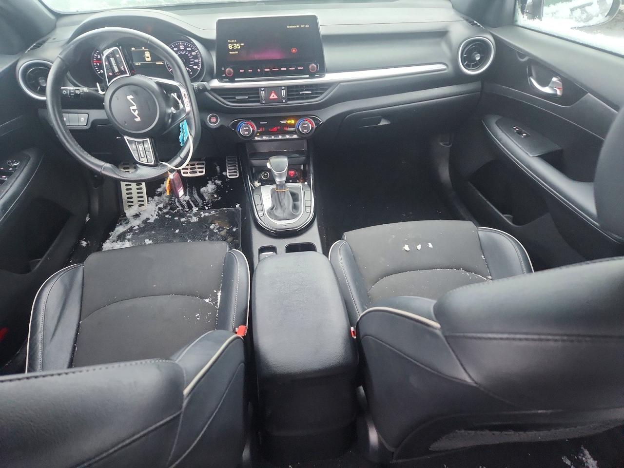 2024 KIA FORTE GT LINE photo 8