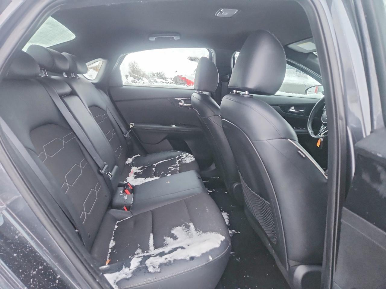 2024 KIA FORTE GT LINE photo 10
