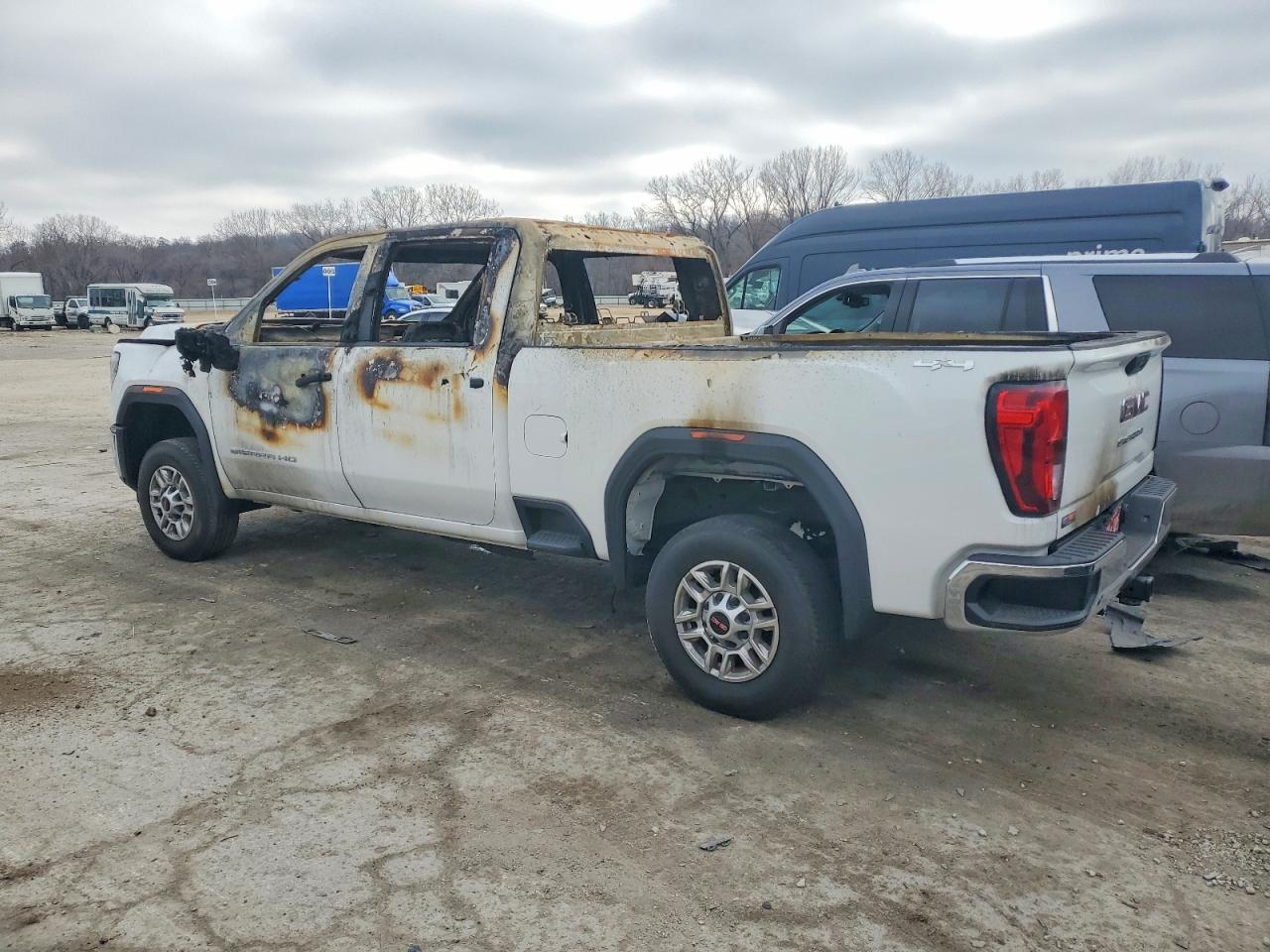 2025 GMC SIERRA K2500 HEAVY DUTY photo 3