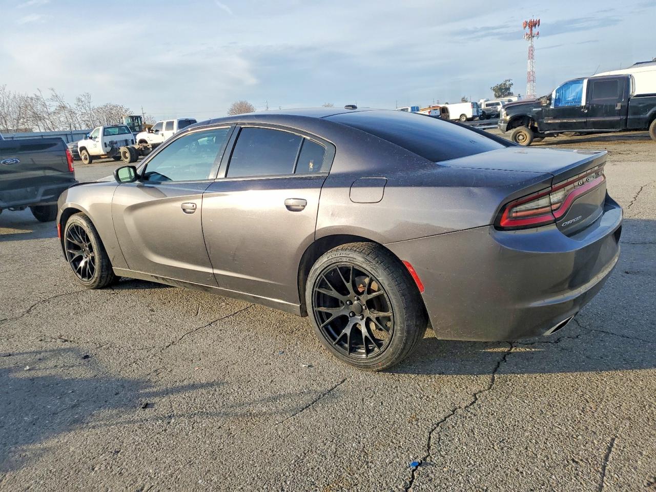 2015 DODGE CHARGER SE photo 3