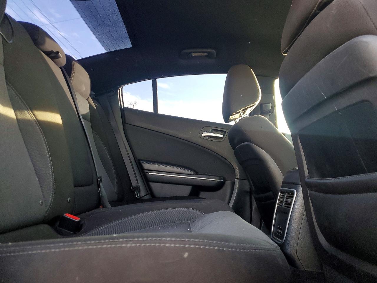 2015 DODGE CHARGER SE photo 19