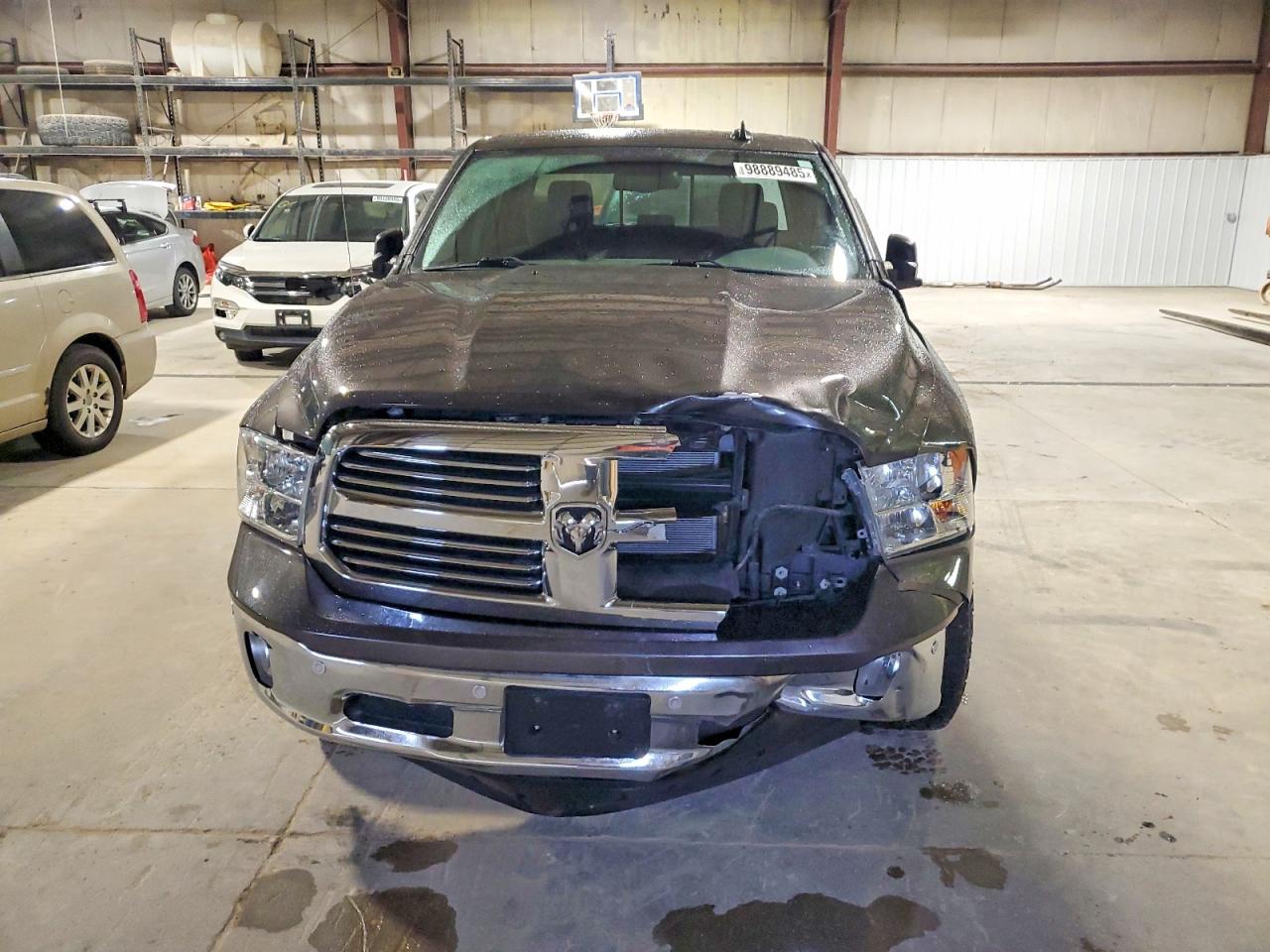 2016 RAM 1500 SLT photo 5