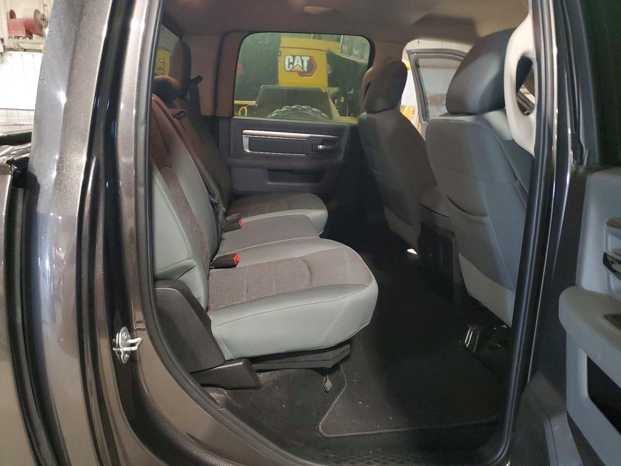 2016 RAM 1500 SLT photo 10