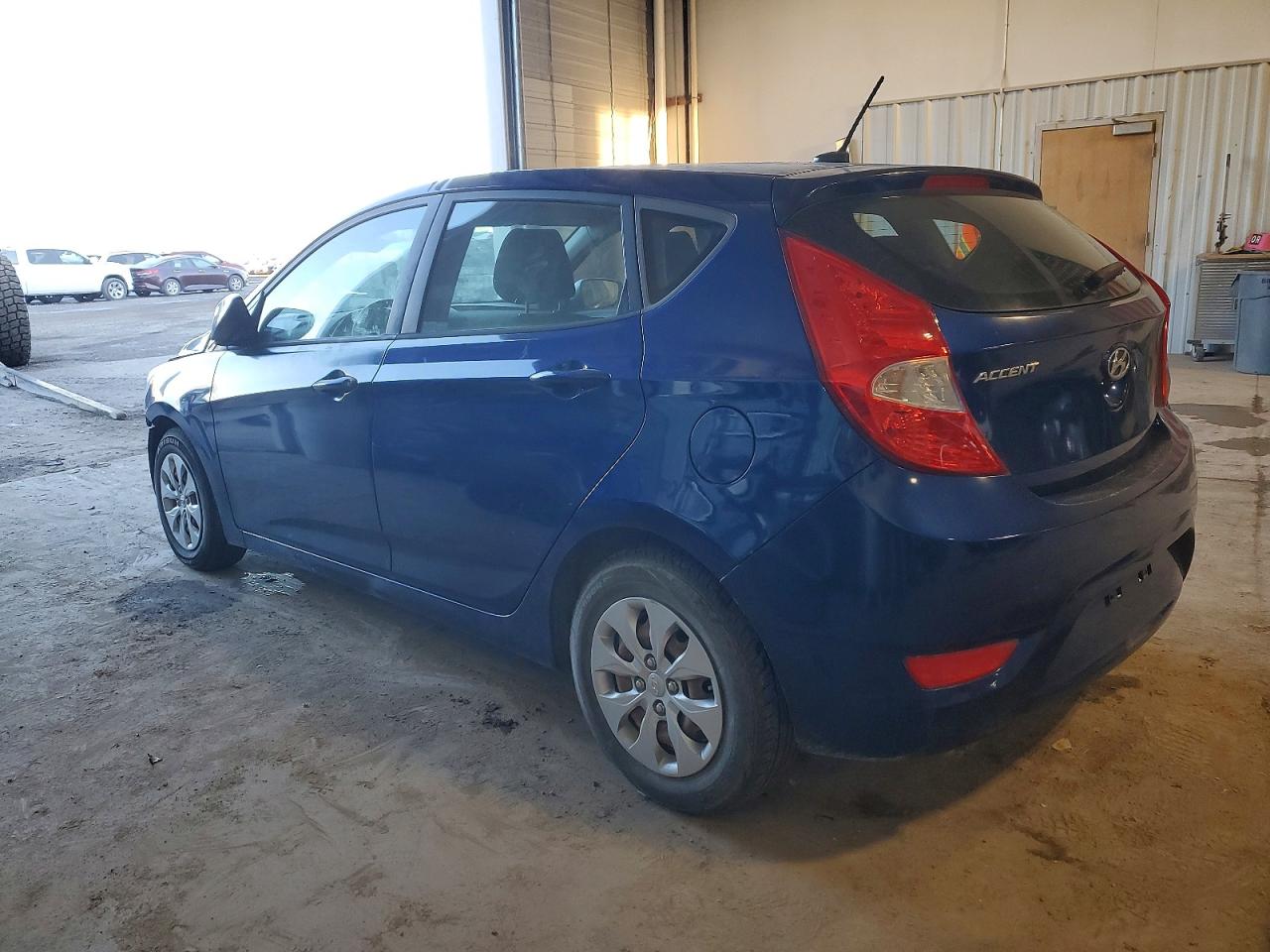 2015 HYUNDAI ACCENT GS photo 2
