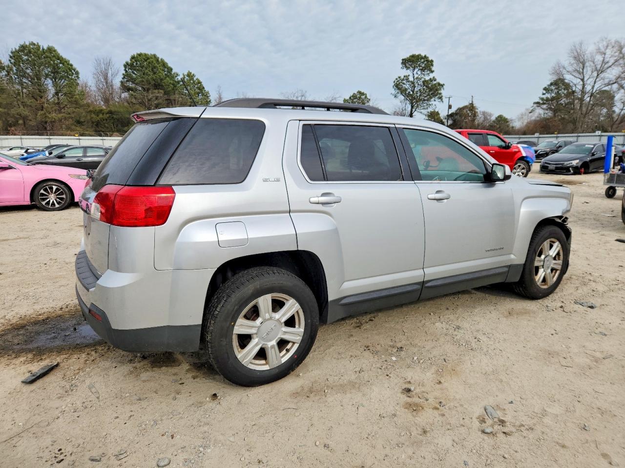 2015 GMC TERRAIN SLE photo 3