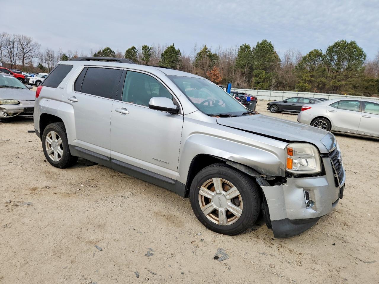 2015 GMC TERRAIN SLE photo 4