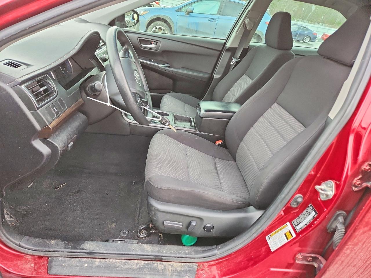 2017 TOYOTA CAMRY LE photo 19