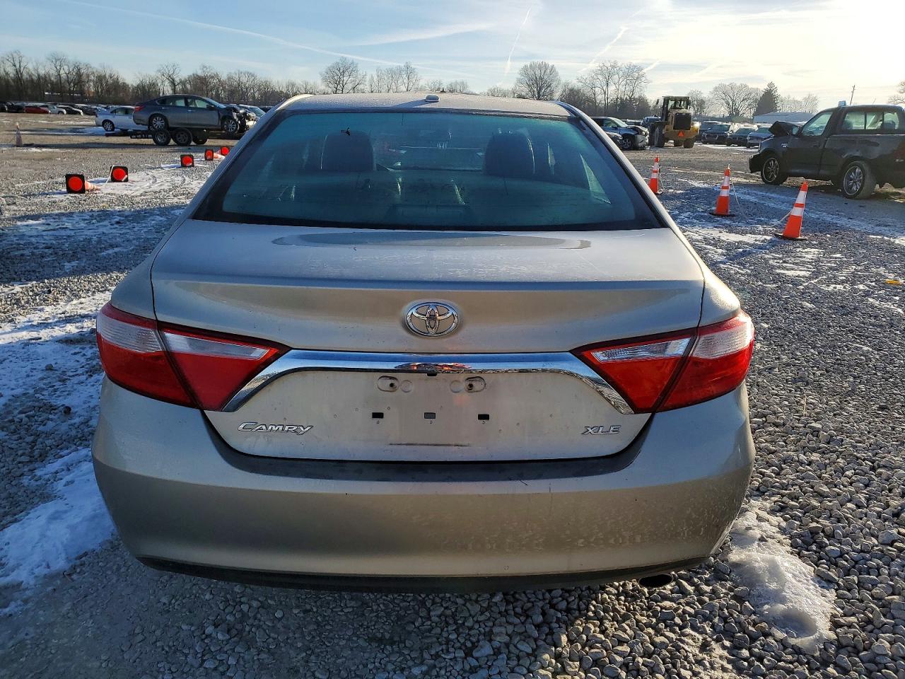 2016 TOYOTA CAMRY LE photo 6