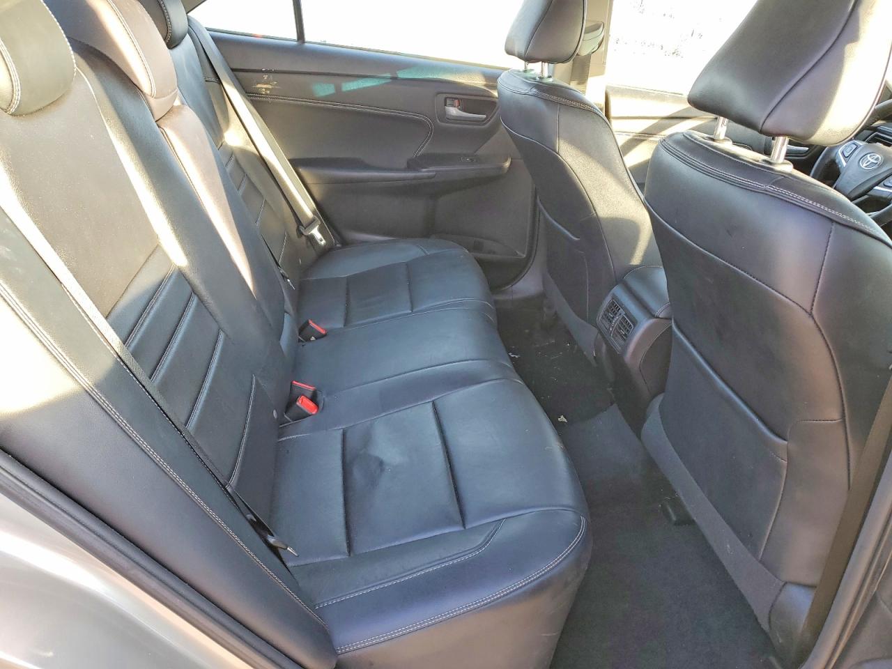2016 TOYOTA CAMRY LE photo 10