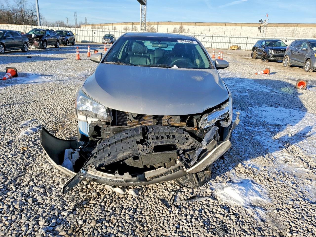 2016 TOYOTA CAMRY LE photo 5