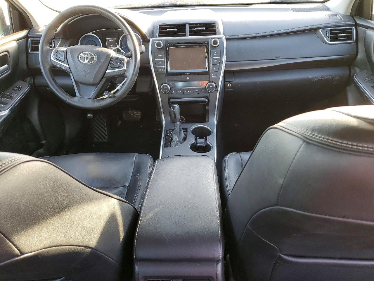 2016 TOYOTA CAMRY LE photo 8
