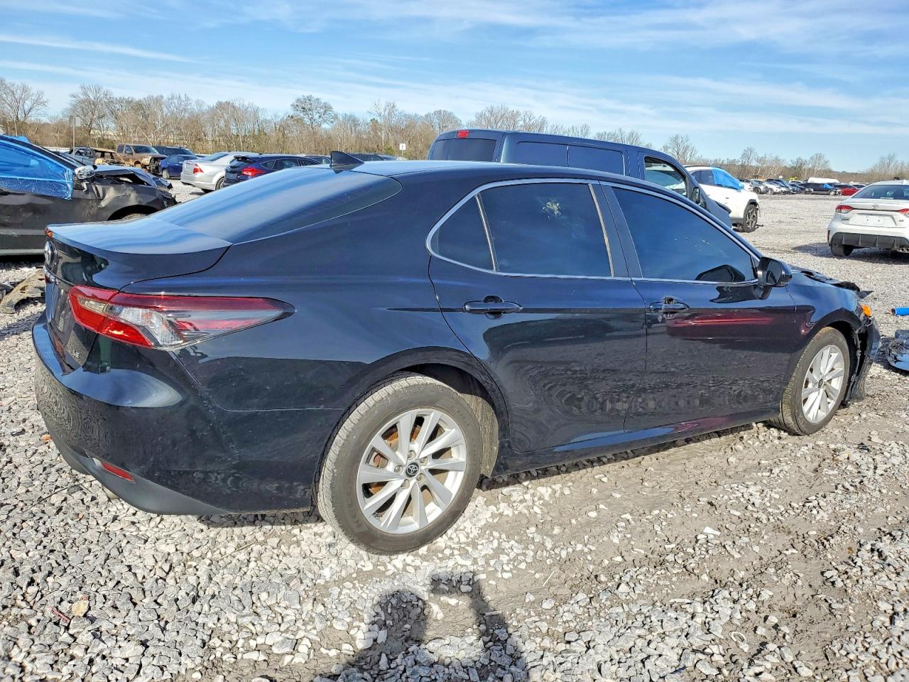 2021 TOYOTA CAMRY LE photo 7