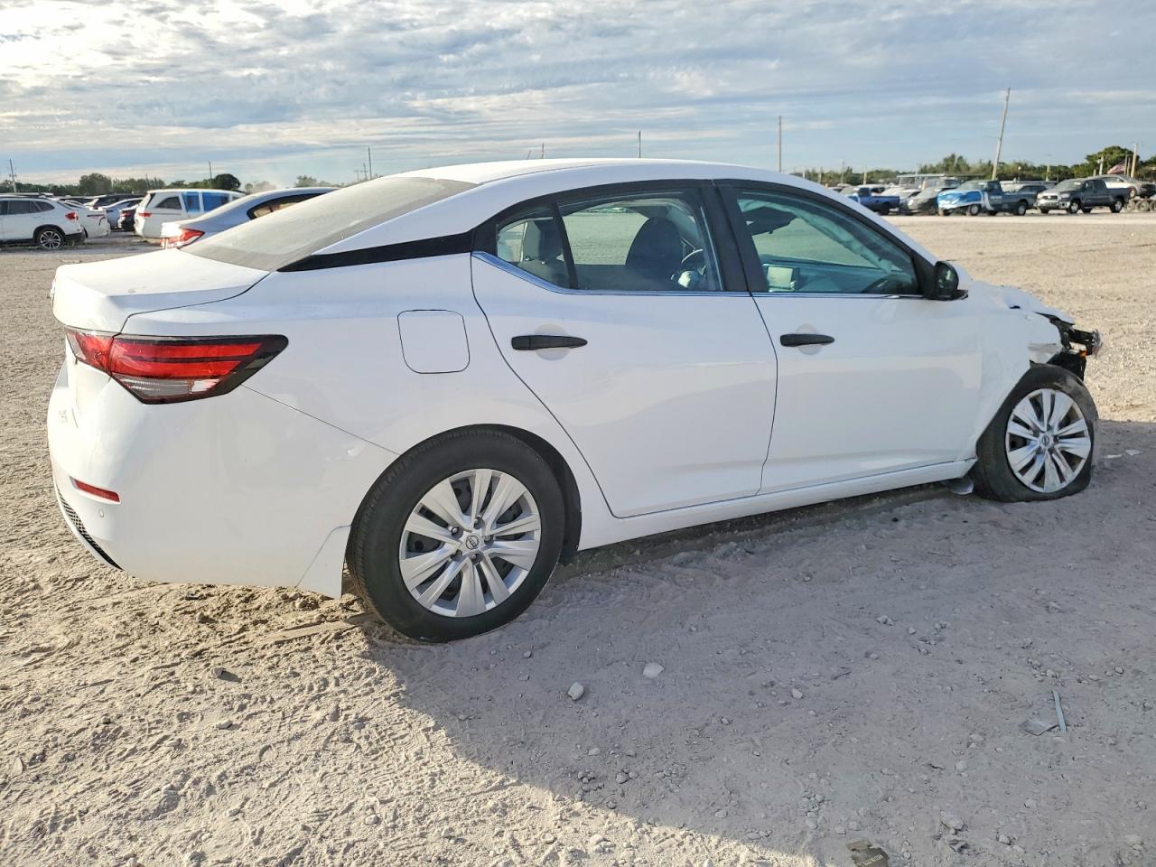 2024 NISSAN SENTRA S photo 3