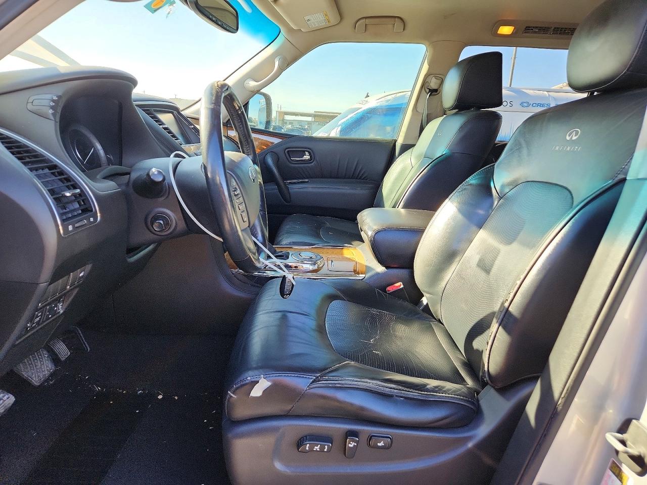 2012 INFINITI QX56 photo 7