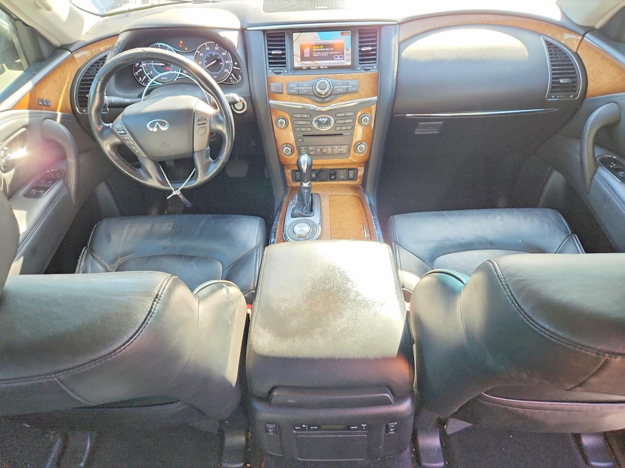 2012 INFINITI QX56 photo 8