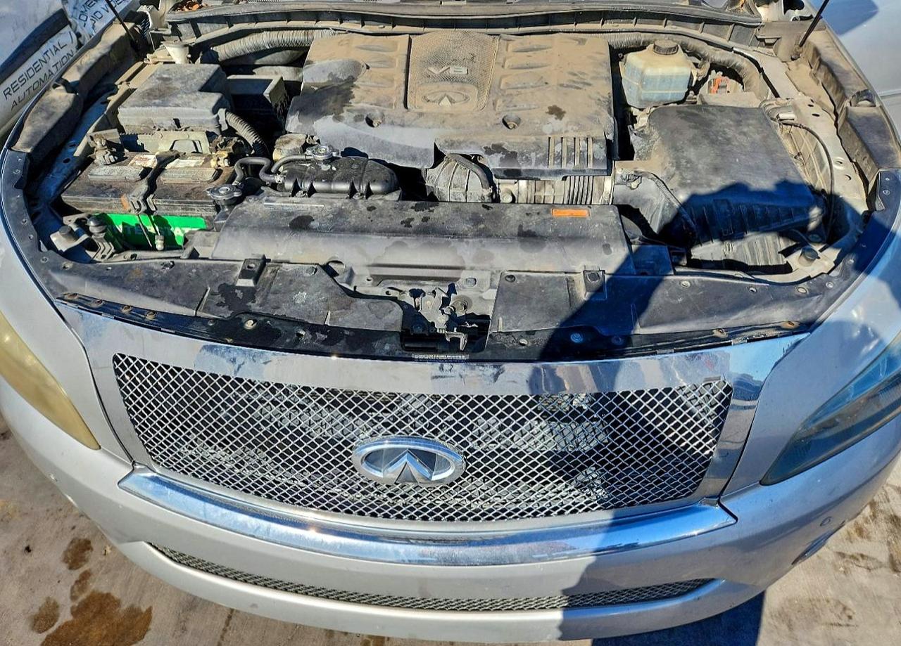2012 INFINITI QX56 photo 12