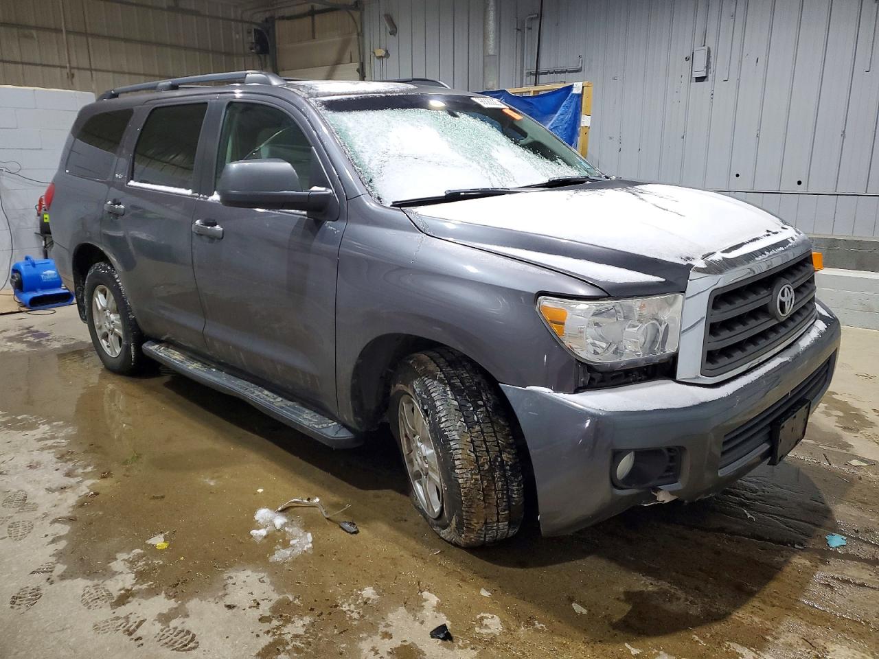 2011 TOYOTA SEQUOIA SR5 photo 4