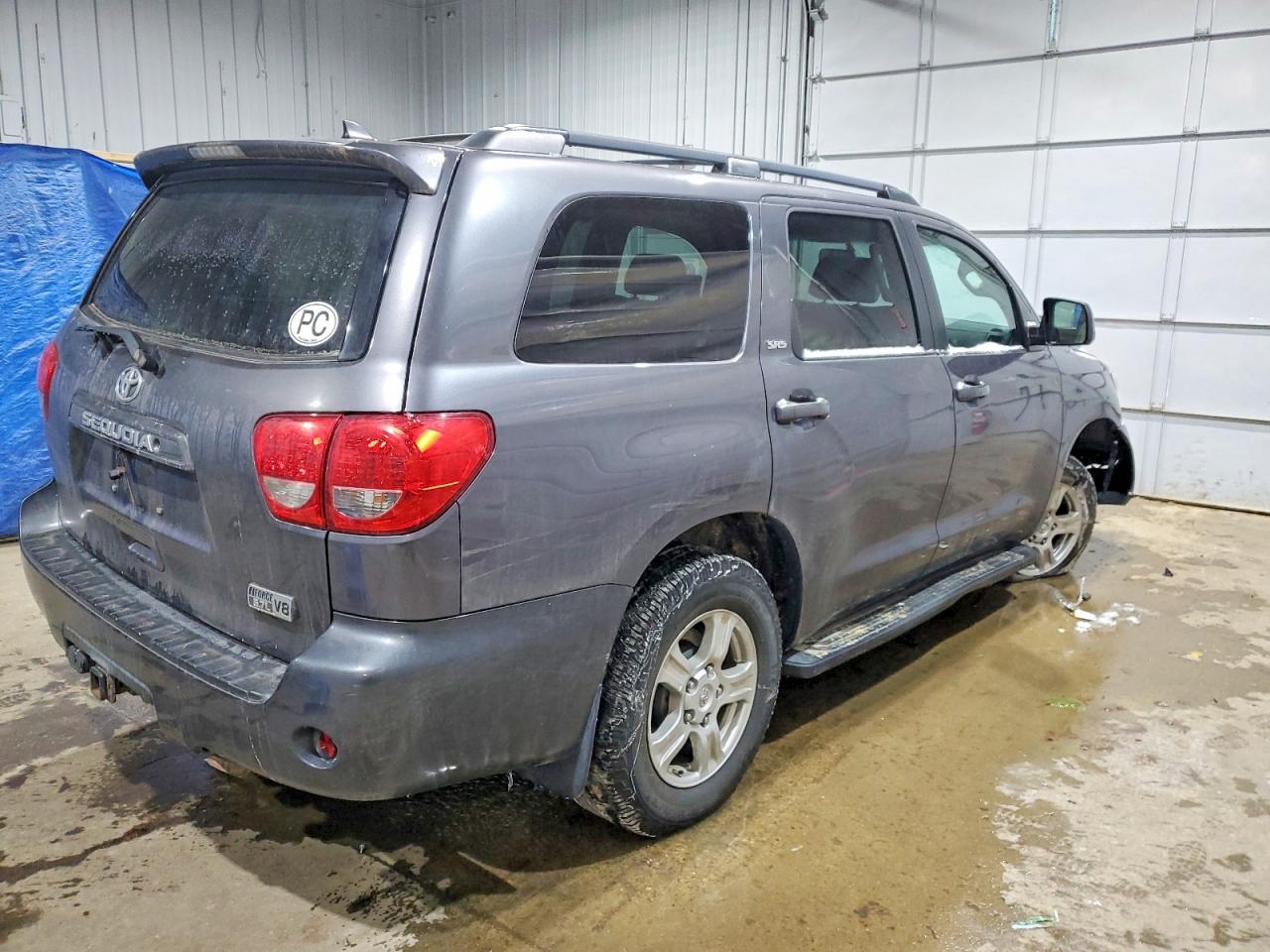 2011 TOYOTA SEQUOIA SR5 photo 3