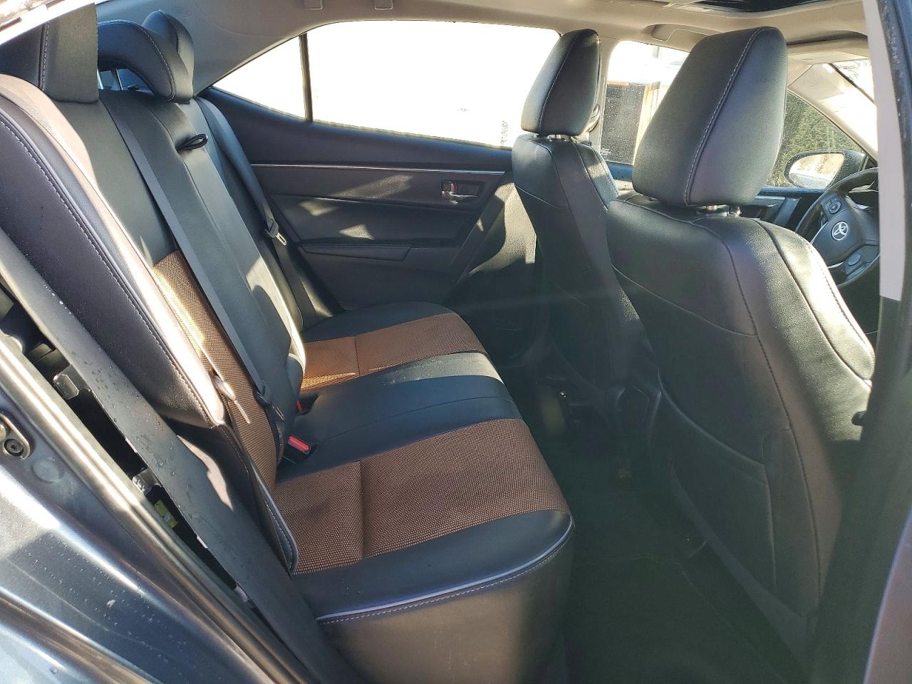 2015 TOYOTA COROLLA L photo 19