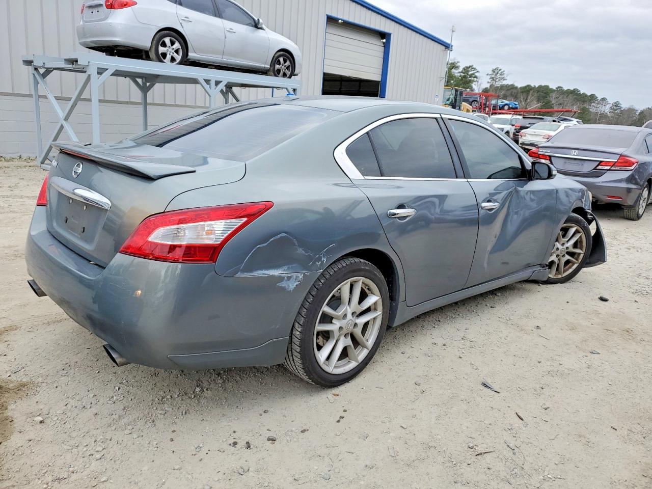 2010 NISSAN MAXIMA S photo 3