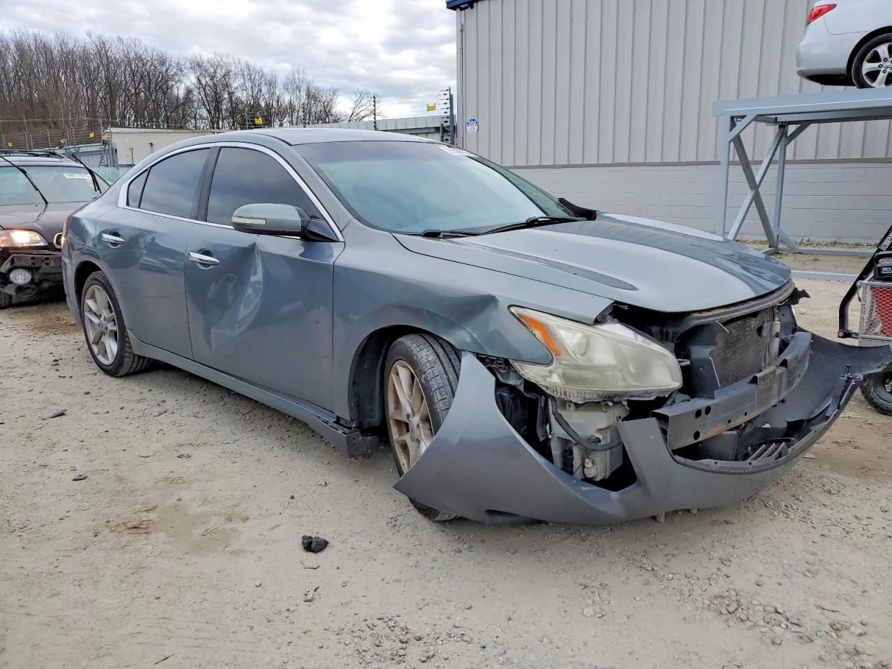 2010 NISSAN MAXIMA S photo 4